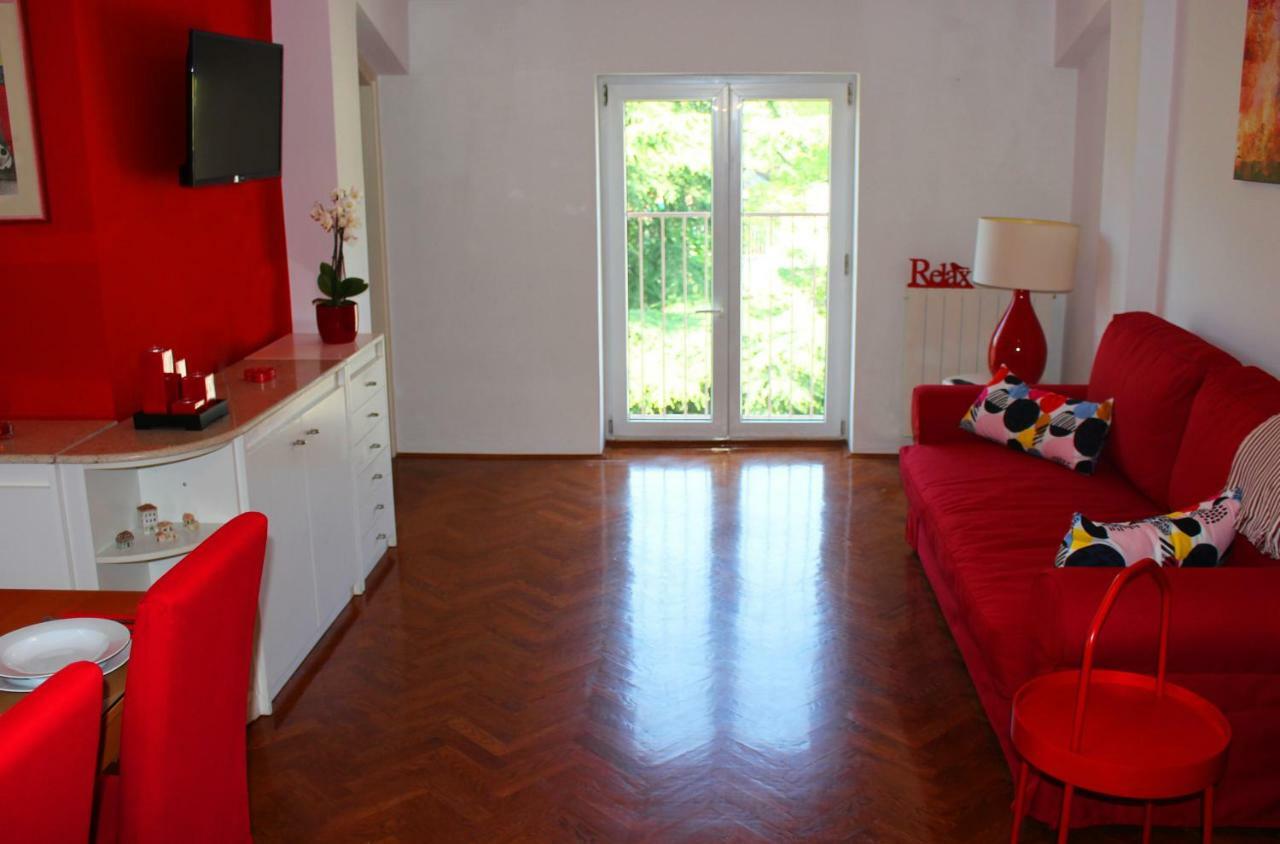 Sunny Corner In City Center With Free Parking