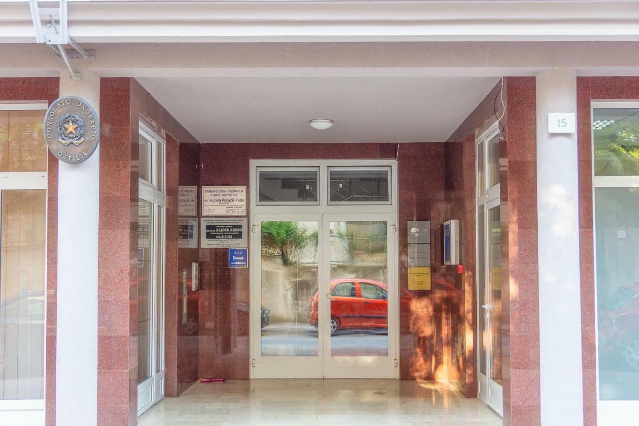 Apartment Sunny Corner In City Center With Free Parking *